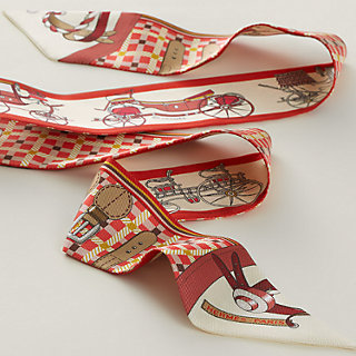 Twilly 《馬車の変遷》 | Hermès - エルメス-公式サイト Twilly 《馬車の変遷》 | Hermès - エルメス-公式サイト